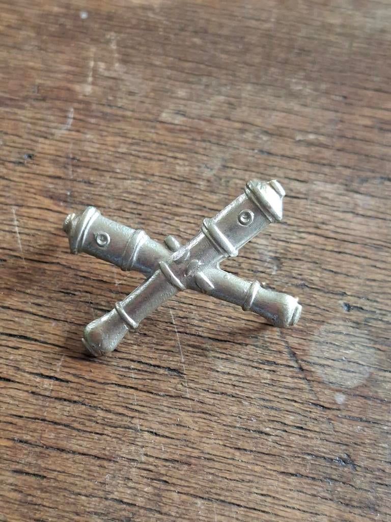 Ww2 wo2 Nederlandse artillerie embleem, Verzamelen, Militaria | Tweede Wereldoorlog, Ophalen of Verzenden, Nederland, Embleem of Badge