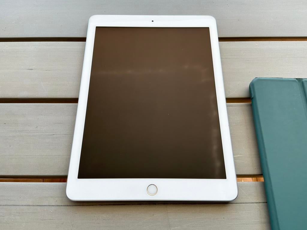 Apple iPad wifi 32 GB silver 6th generation 2018, Computers en Software, Apple iPads, Zo goed als nieuw, Apple iPad, Wi-Fi, 10 inch