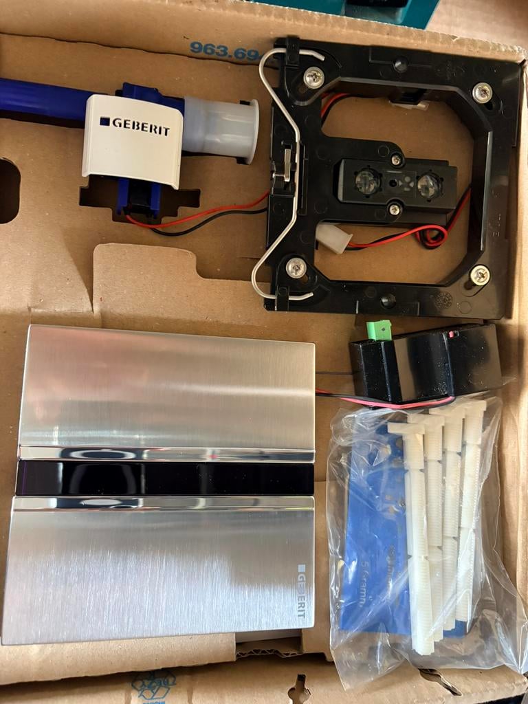 Geberit sigma 50, Doe-het-zelf en Verbouw, Ophalen, Zo goed als nieuw, Douche