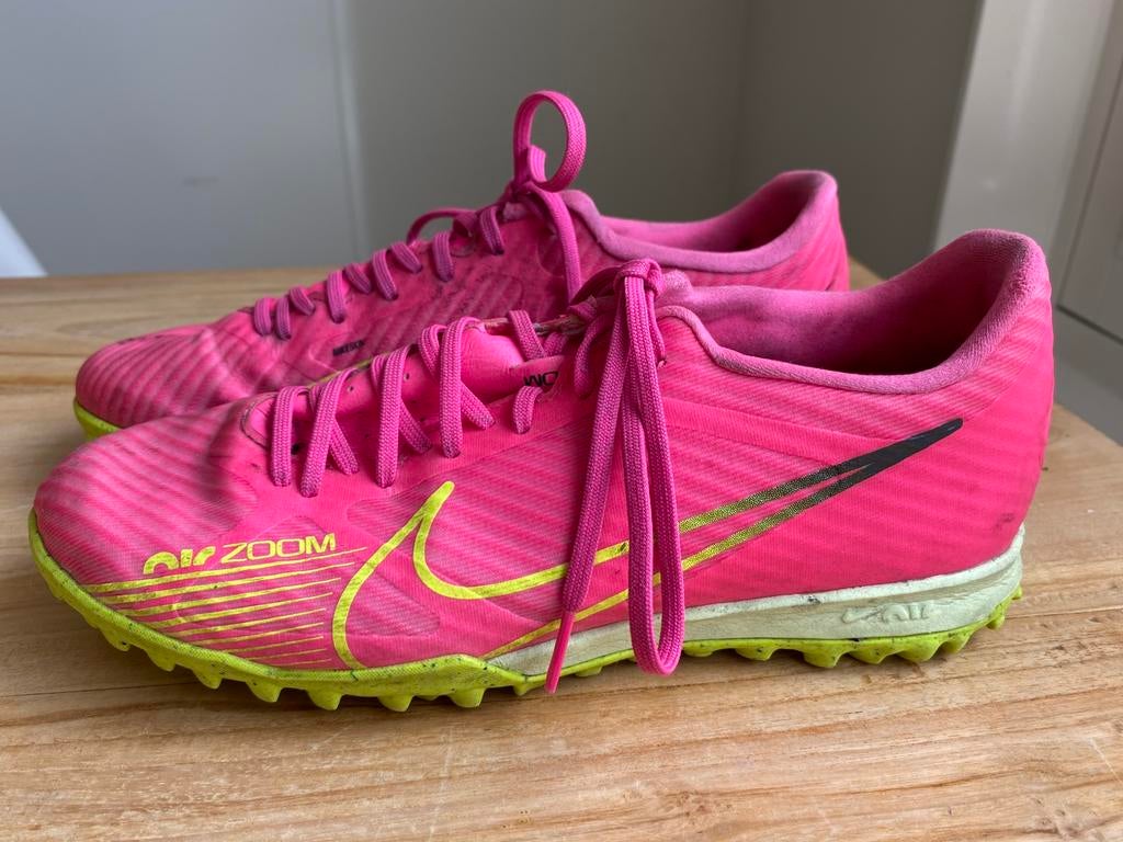 Nike voetbalschoenen maat 39 – lichtgewicht & snelle grip, Gebruikt, Maat XS of kleiner, Schoenen, Ophalen of Verzenden