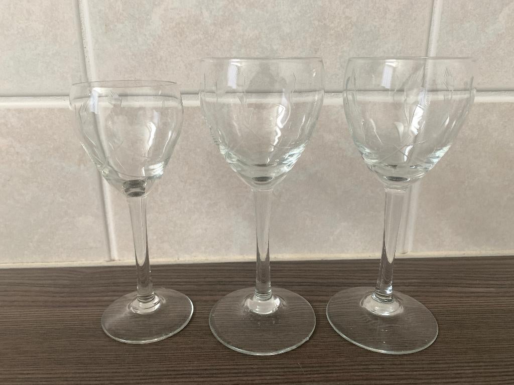 3x mooi gegraveerd borrelglaasje, Ophalen of Verzenden, Zo goed als nieuw, Overige typen