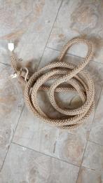 Gevlochten touw met electriciteit kabel erin, Ophalen