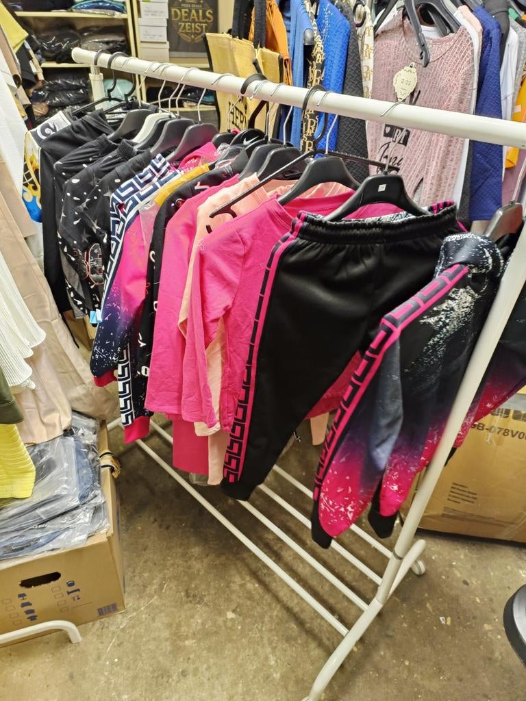 Nieuw kinder kleding   18 stuks, Kinderen en Baby's, Ophalen of Verzenden, Nieuw