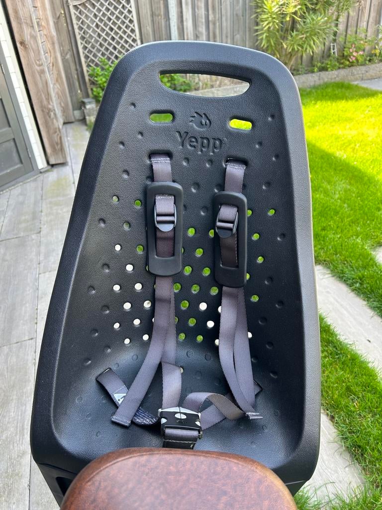 Yepp fietsstoeltje achter zwart, Ophalen, Zo goed als nieuw