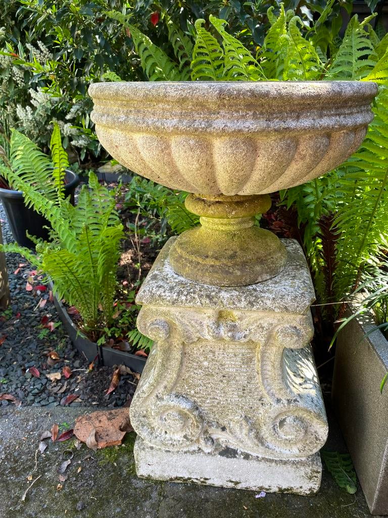 Decoratieve stenen sokkel met schaal voor tuin of terras, Tuin en Terras, Ophalen, Gebruikt, Beton, Overige typen