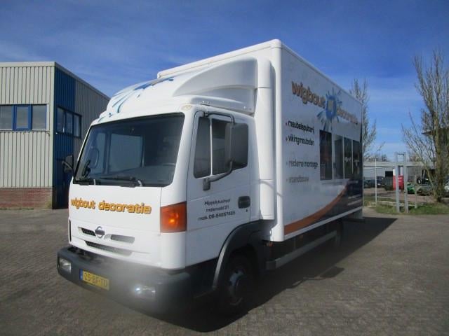 Nissan Atleon 120.35-360 meubelbak, Super staat, Auto's, Bestelauto's, Gebruikt, 4 cilinders, 2920 kg, Origineel Nederlands