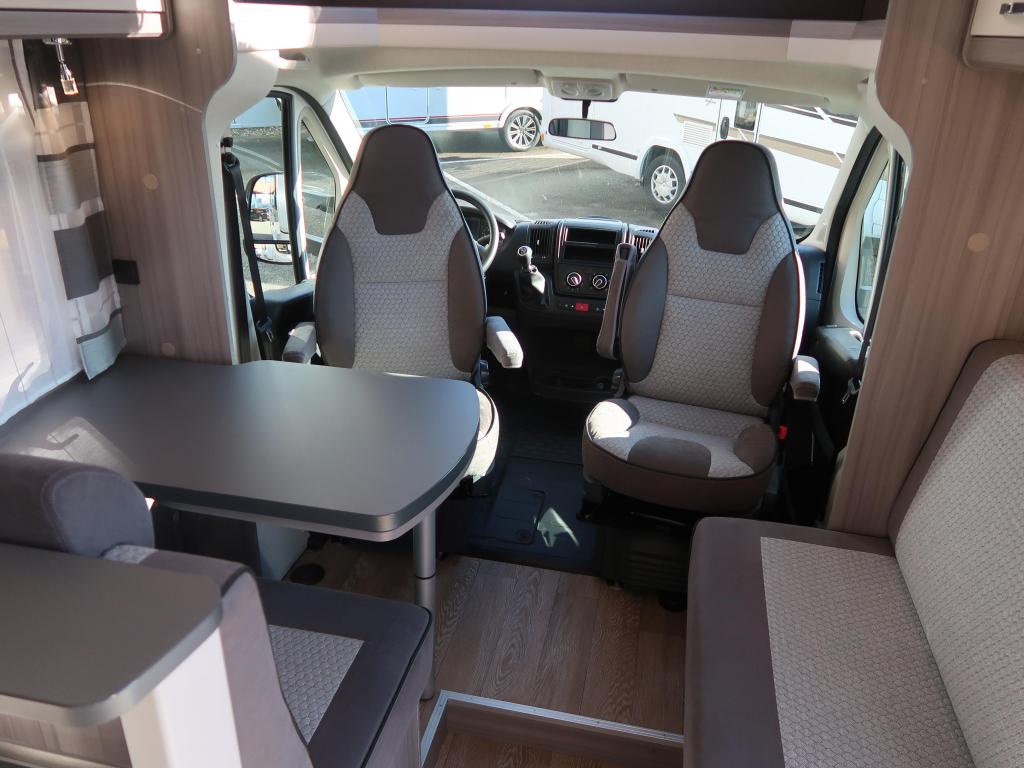 Hobby Optima Ontour 70 E LAGE ENKELE BEDDEN DOUCHE, Caravans en Kamperen, Campers, Hobby, Tot en met 2, Airbags, Ringverwarming