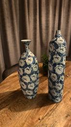 Twee hoge bewerkte vazen, Steen, Gebruikt, Blauw, Ophalen of Verzenden