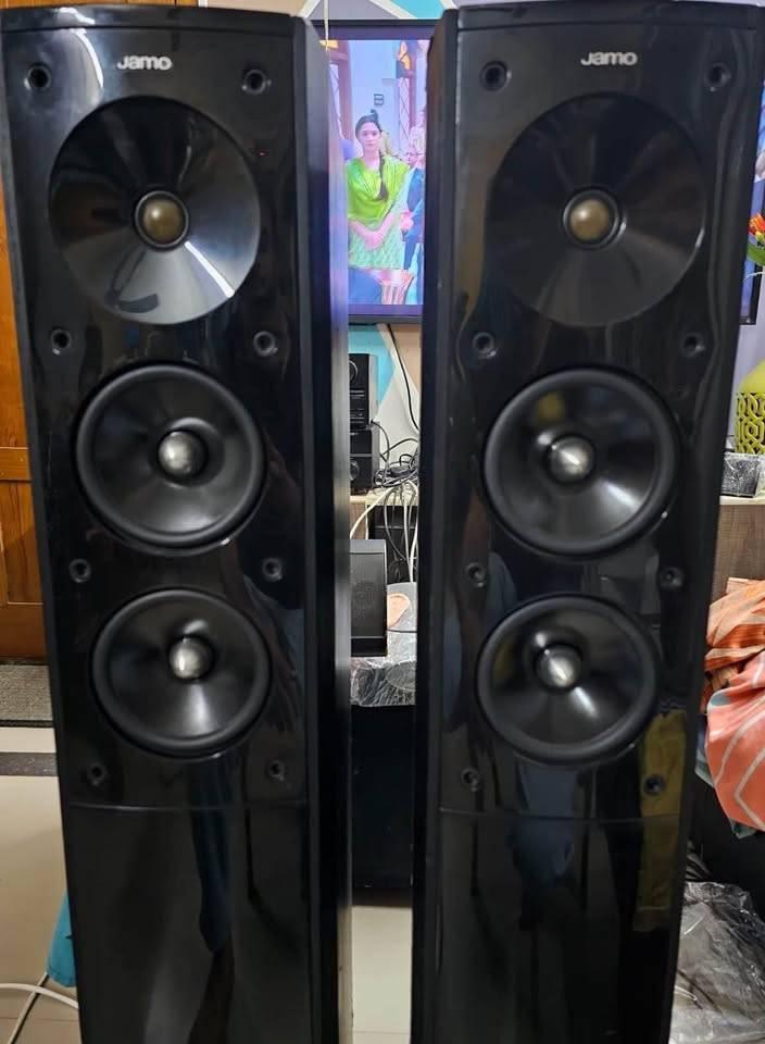 jamo s606, Ophalen, Zo goed als nieuw, 60 tot 120 watt, Front, Rear of Stereo speakers