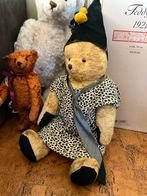 Grote antieke beer met antieke clownshoed, Antiek en Kunst, Antiek | Speelgoed, Ophalen of Verzenden