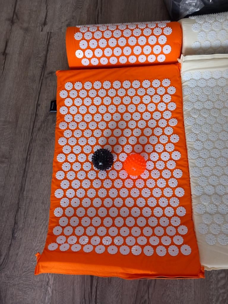 Partij van 24 spijkermatten, Ophalen, Nieuw, Overige typen