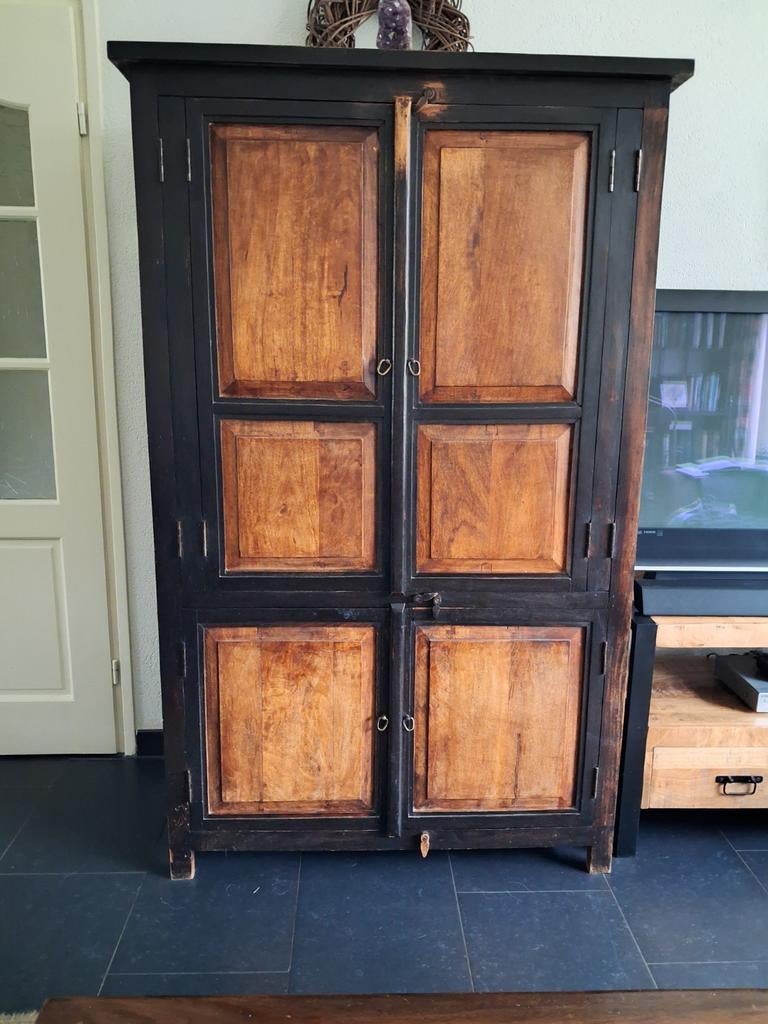 Koloniale kast gratis, Ophalen