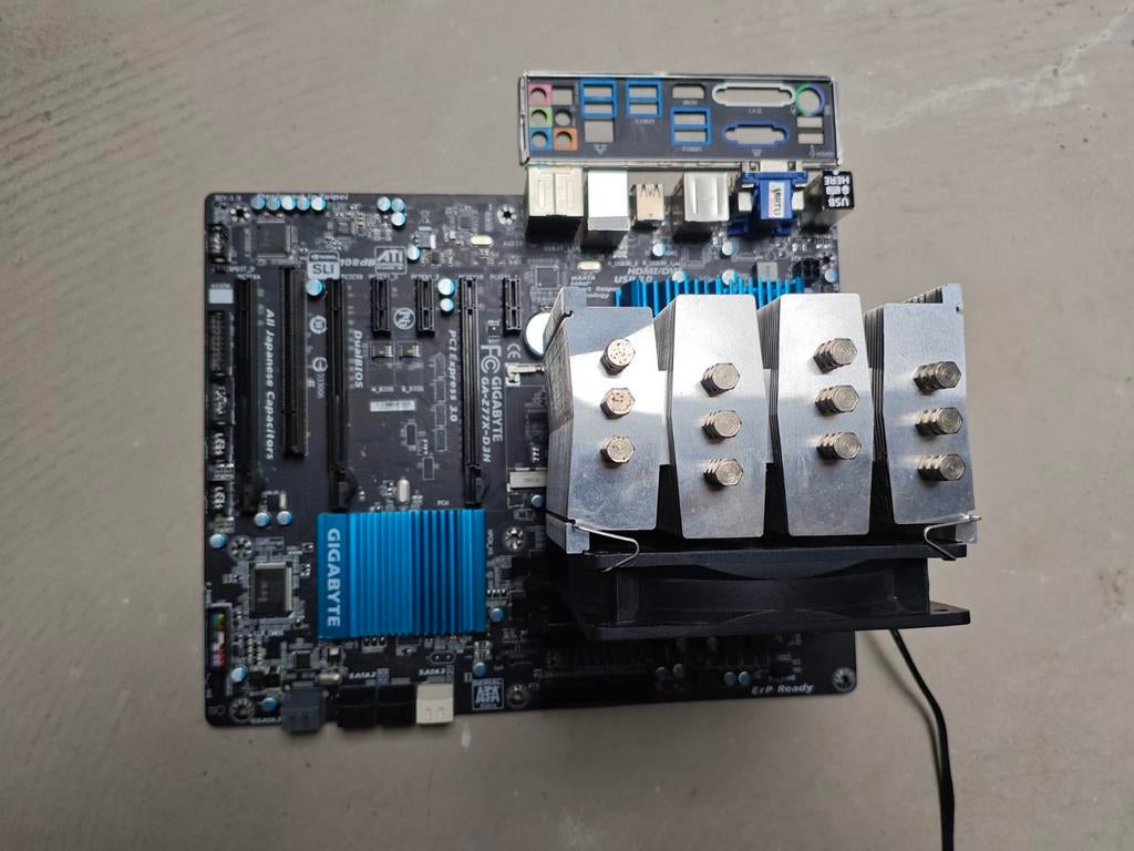 Intel i7-2600K met Gigabyte GA-Z77X-D3H moederbord, Computers en Software, Ophalen of Verzenden, Gebruikt, DDR3
