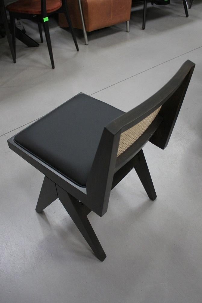 5 x eetkamerstoel Pierre Jeanneret stijl zwart hout webbing, Ophalen, Zo goed als nieuw, Leer, Vijf, Zes of meer stoelen