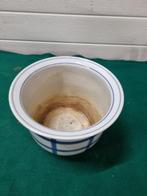 Bloempot wit met blauwe strepen, Ophalen of Verzenden, 'T Olde Gre-j, Info@toldegrej.nl, Endepoelstraat 20f Didam