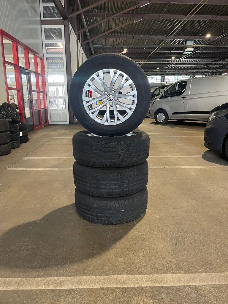 Volkswagen Touareg velgen en banden 18 inch, Ophalen, 18 inch, Gebruikt, 255 mm