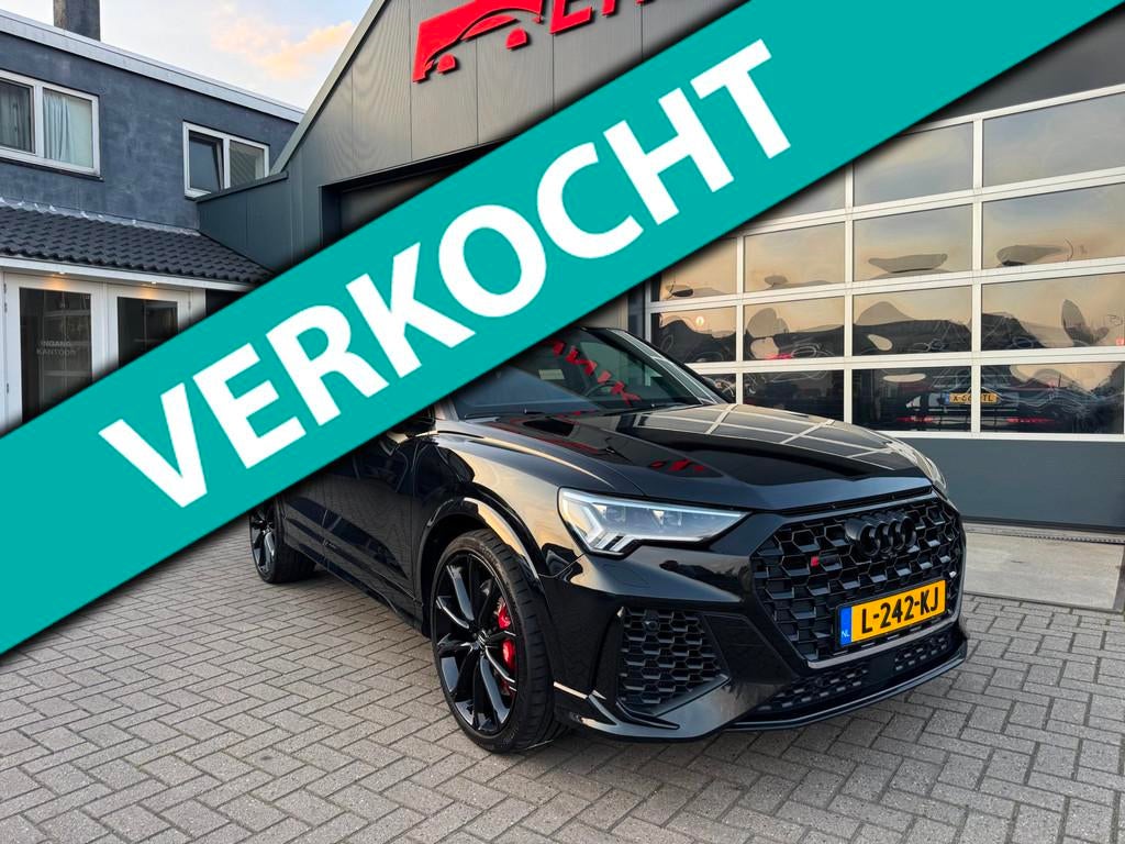 Audi RS Q3 Sportback TFSI RS / Pano / 360Cam / Full LED / B&, Auto's, Audi, Gebruikt, 1675 kg, Zwart, Bedrijf