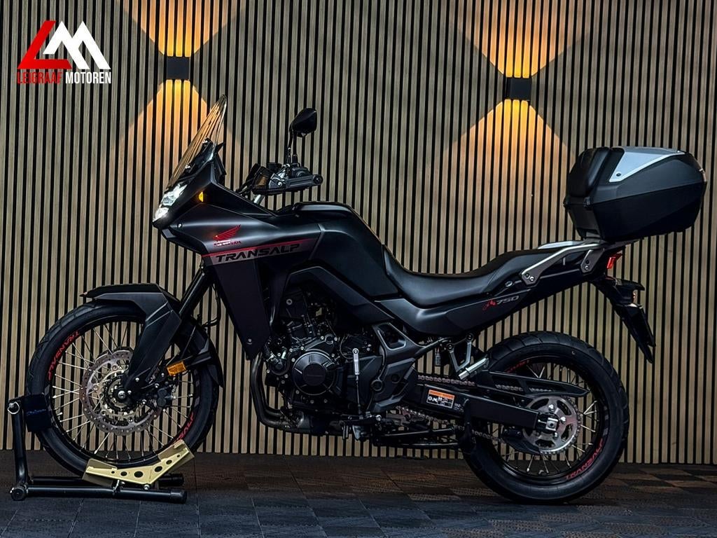 HONDA XL 750 TRANSALP - Topkoffer - Nieuwstaat - Quickshifte, Motoren, Motoren | Honda, 2 cilinders, HONDA, Bedrijf, Onbekend