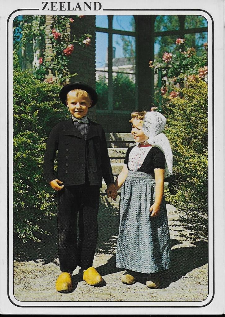 Zeeland klederdracht gelopen ansichtkaart ( a488 ), Ophalen of Verzenden, 1980 tot heden, Gelopen, Klederdracht