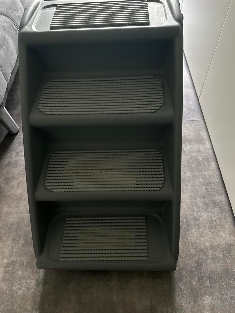 Honden bedtrapje, Ophalen, Zo goed als nieuw