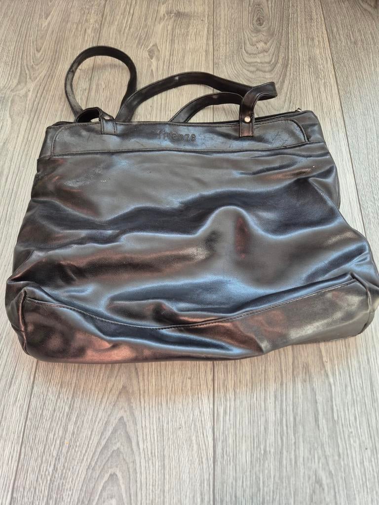Zwarte tas, Ophalen