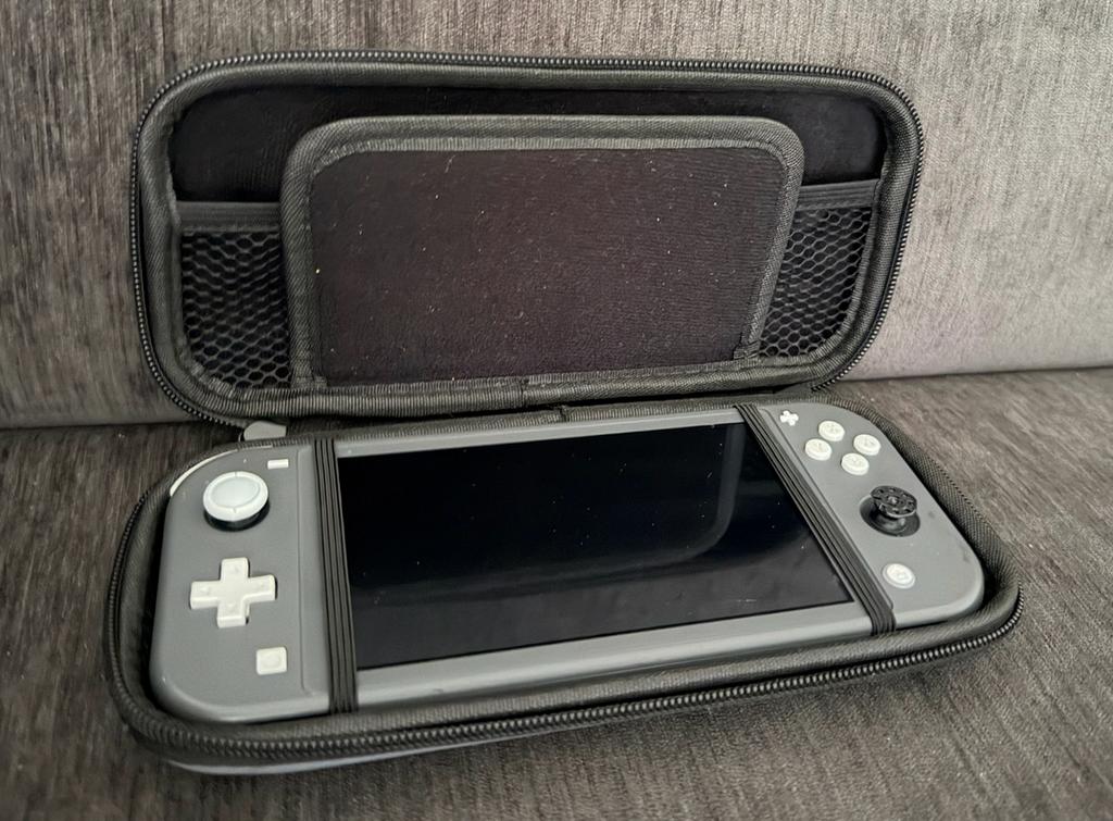Nintendo Switch Lite met lader, Ophalen, Gebruikt, Met 1 controller, Switch Original