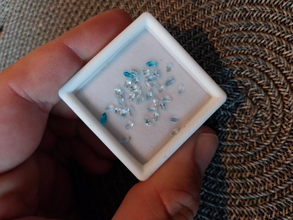 Lot met markies geslepen topaas, Sieraden, Tassen en Uiterlijk, Edelstenen, Ophalen of Verzenden, Zo goed als nieuw