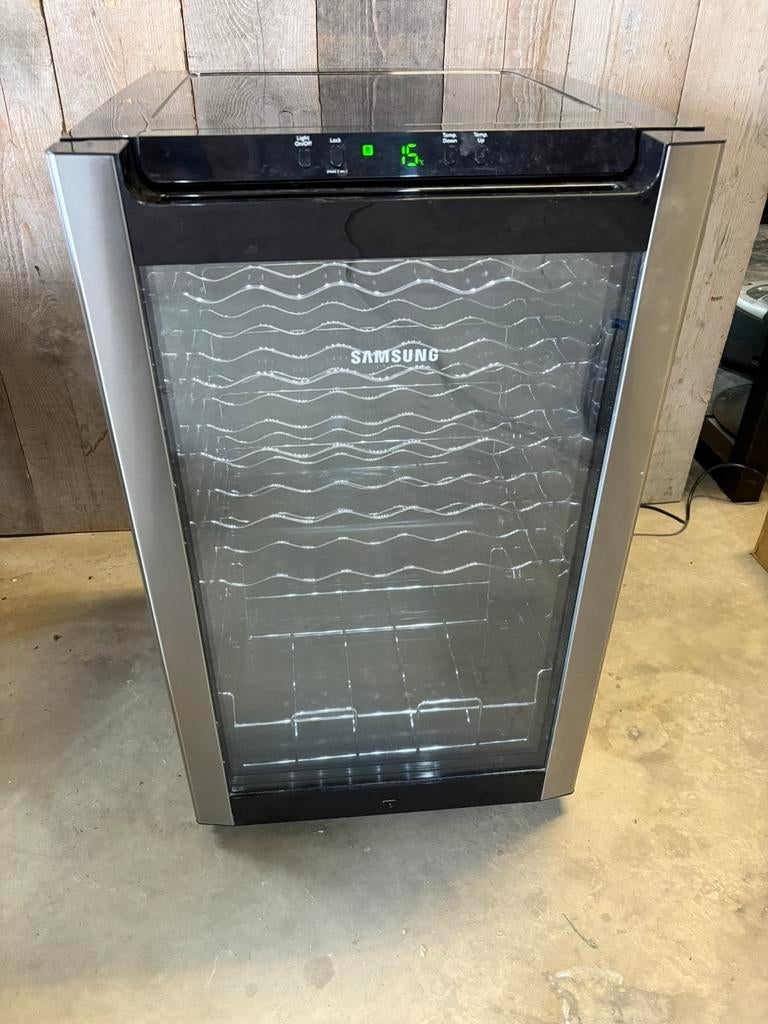 Samsung Wijnkoelkast 33 flessen - 125l, Witgoed en Apparatuur, Koelkasten en IJskasten, Zonder vriesvak, Zo goed als nieuw, Energieklasse A of zuiniger