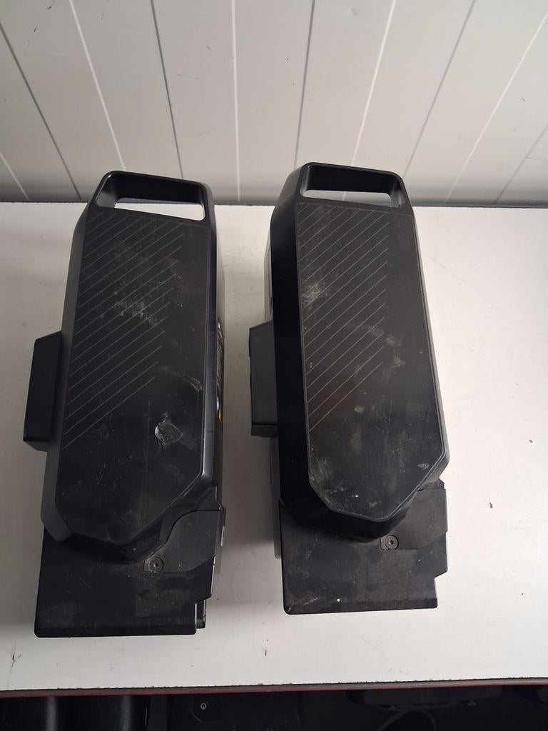 2 stuks defecte fiets accu's Flyer 36volt, Fietsen en Brommers, Gebruikt, Ophalen of Verzenden, Pyter jurjensstrjitte stiens.