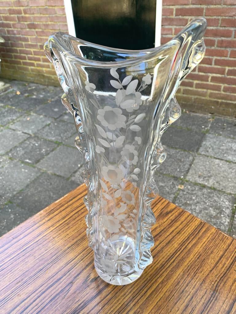 Antieke kristallen vaas met bloemgravures, Ophalen of Verzenden