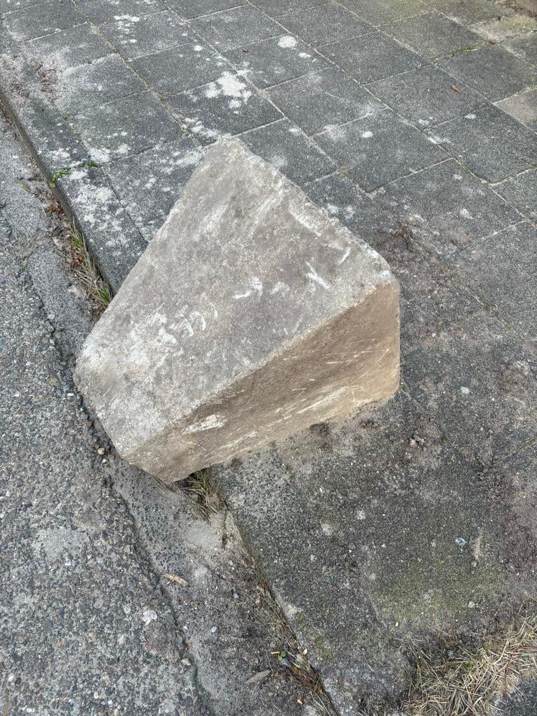Gratis betonblok ophalen, Ophalen of Verzenden, Gebruikt, Beton