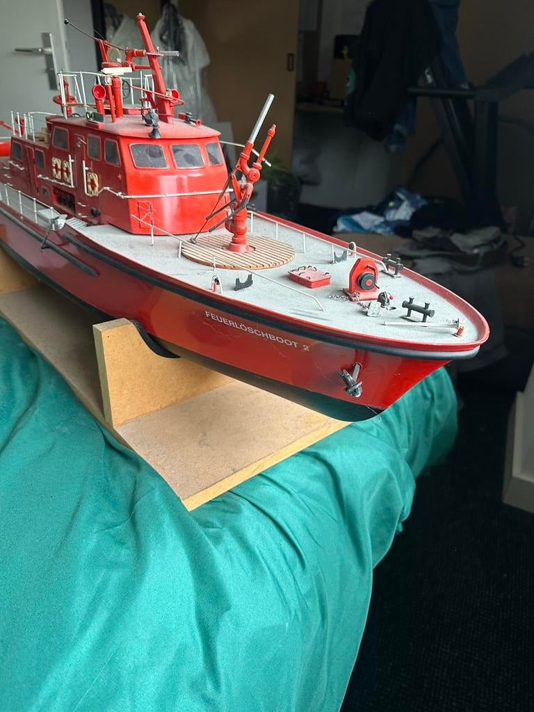 RC brandweer boot DÜSSELDORF, Hobby en Vrije tijd, Modelbouw | Boten en Schepen, Ophalen, Gebruikt, Groter dan 1:32, Overige merken
