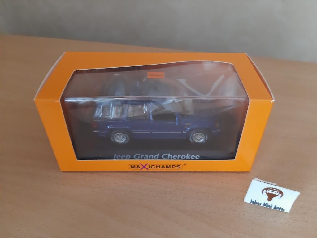 Jeep Grand Cherokee 1995 blauw-metallic van Maxichamps 1:43, Hobby en Vrije tijd, Overige merken, Auto, Nieuw, Ophalen of Verzenden