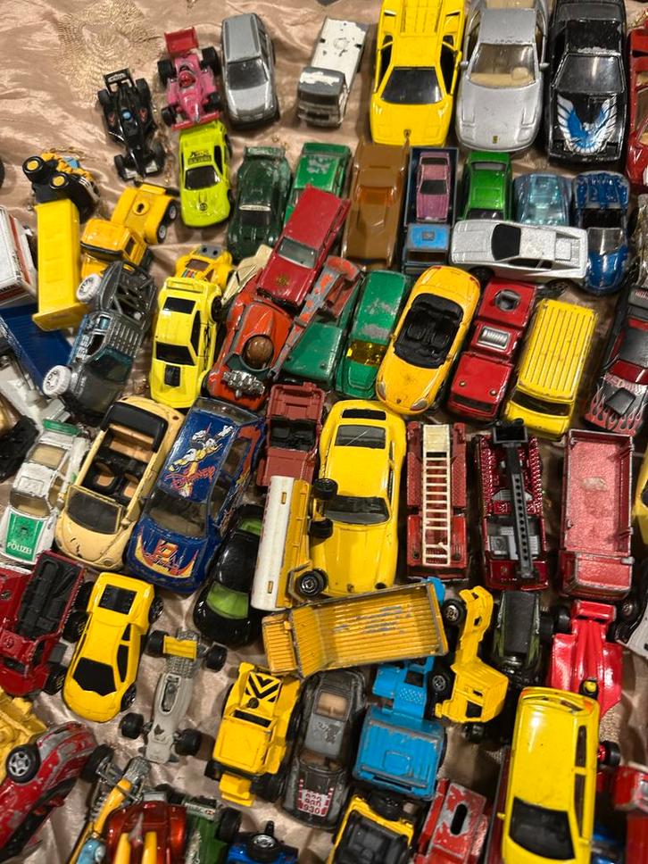 Grote verzameling van 300 vintage metalen speelgoedauto's, Hobby en Vrije tijd, Modelbouw | Auto's en Voertuigen, Gebruikt, Auto