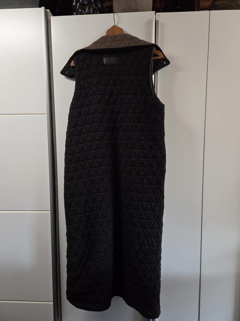 Nieuwe lange bodywarmer Crème de la Crème, Kleding | Dames, Bodywarmers, Ophalen of Verzenden, Nieuw, Maat 36 (S), Zwart