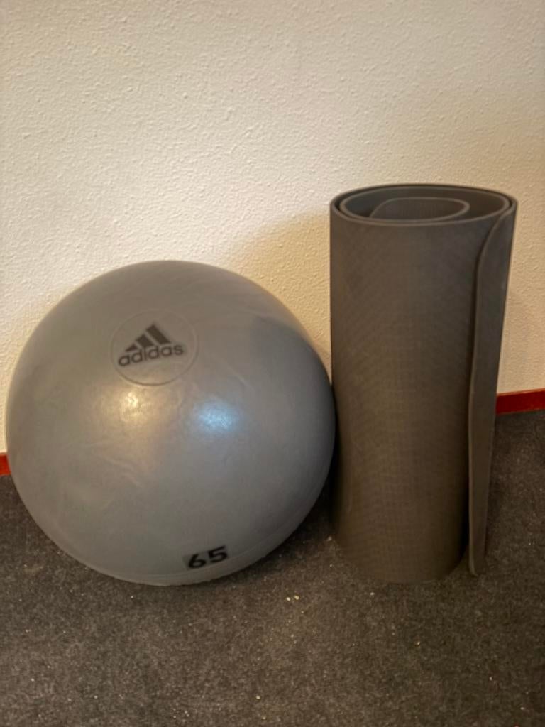 Yoga/ sport bal en -mat, Ophalen, Zo goed als nieuw, Fitnessbal