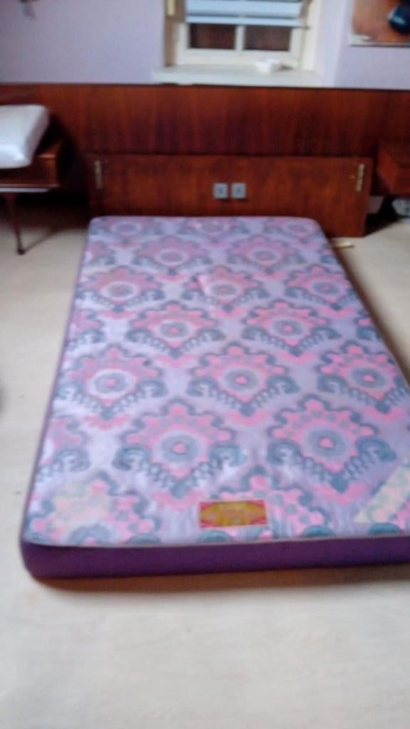 GRATIS Matras maat twijfelaar zsm ophalen in Weert, Huis en Inrichting, Ophalen, Gebruikt, Twijfelaar
