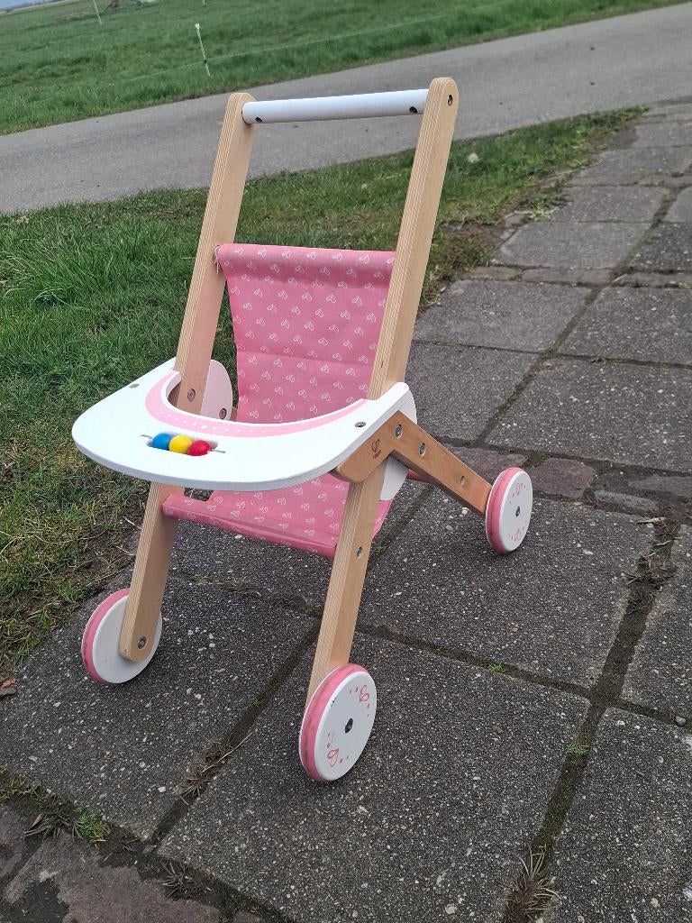 Hape Poppenwagen hout, in zeer goede staat., Kinderen en Baby's, Speelgoed | Houten speelgoed, Ophalen of Verzenden, Zo goed als nieuw