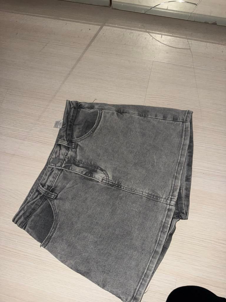 Comfortabel grijs rokje met veel stretch, Kleding | Dames, Rokken, Ophalen of Verzenden, Zo goed als nieuw, Grijs, Boven de knie