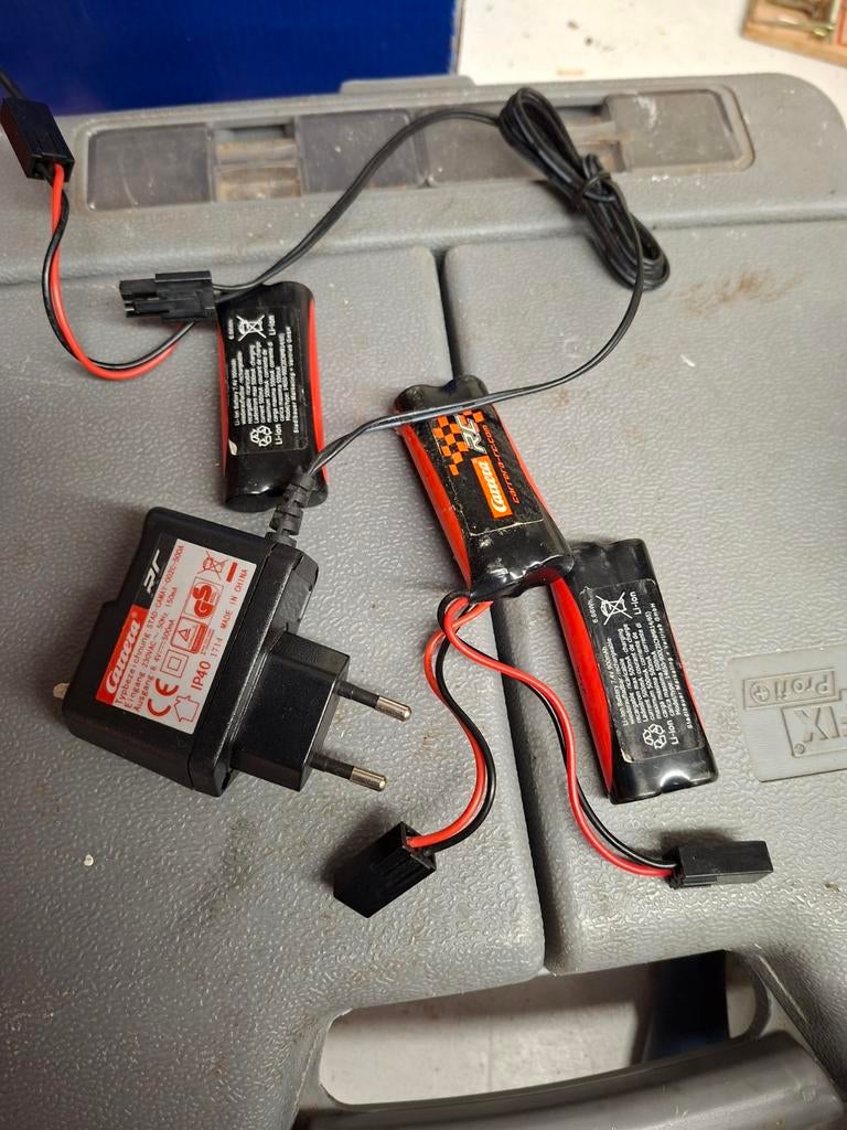 Carrera RC oplader met 3 batterijen, Ophalen of Verzenden