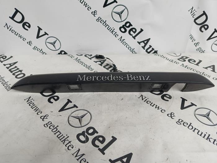 Sierlijst achterklep van een Mercedes Vito, Auto-onderdelen, Gebruikt, -, Ophalen of Verzenden, -