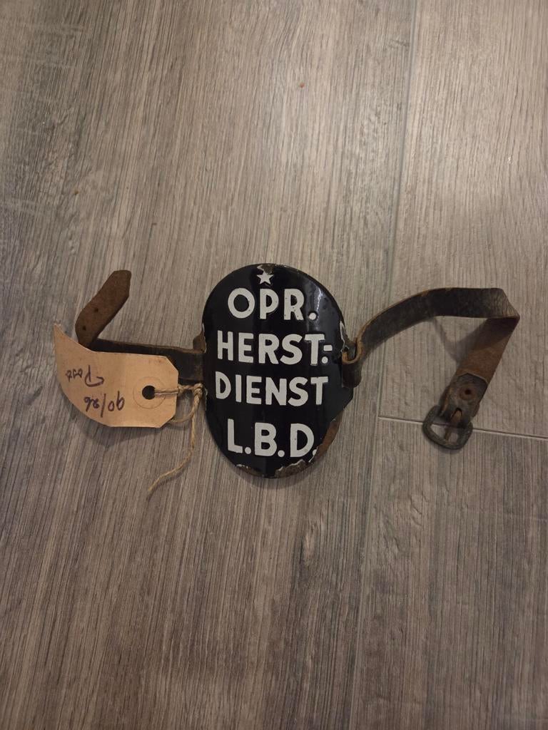 Opr. Herst. Dienst L.B.D WW2, Verzamelen, Militaria | Tweede Wereldoorlog, Ophalen of Verzenden, Nederland, Embleem of Badge