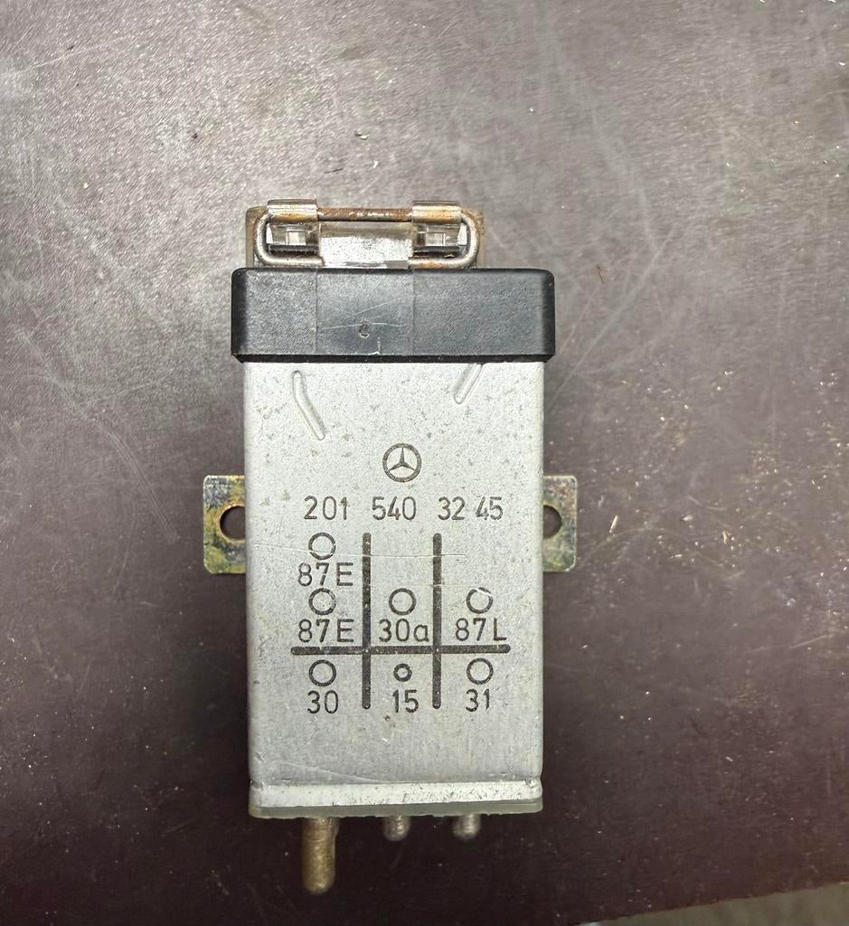 Mercedes OVP relais 2015403245 – 12V 10A, Ophalen of Verzenden, Zo goed als nieuw