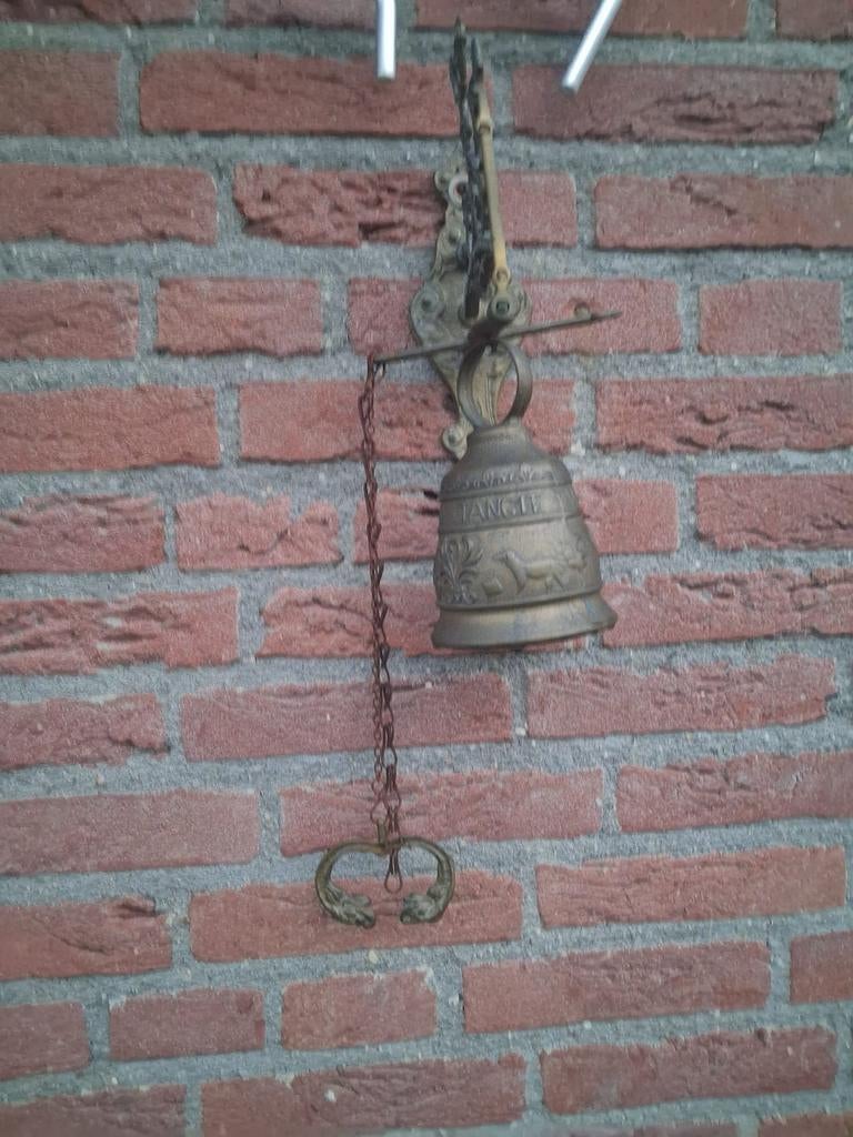Antieke kloosterbel, Ophalen, Gebruikt