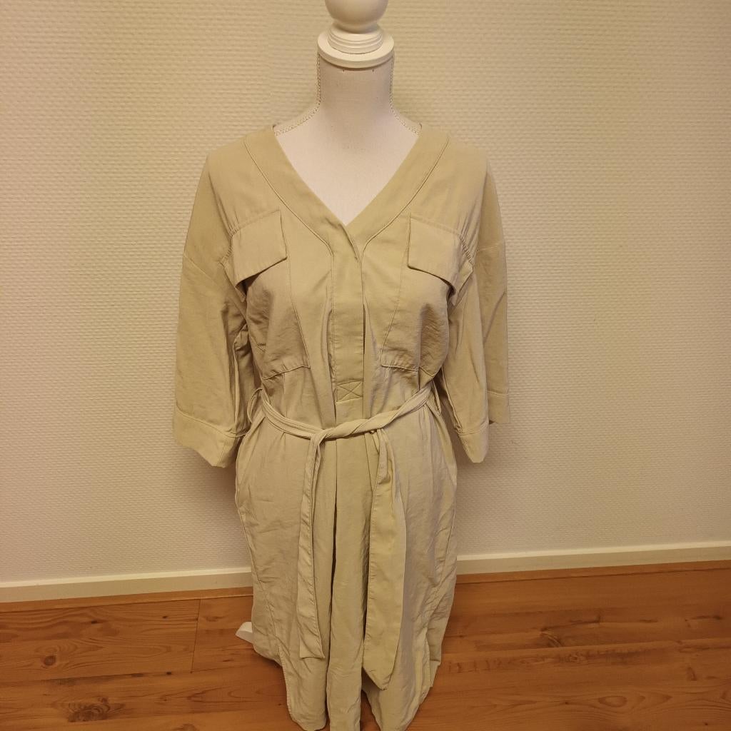 HEMA - Leuk jurkje, beige, maat L., Kleding | Dames, Beige, Maat 42/44 (L), Ophalen of Verzenden, Zo goed als nieuw