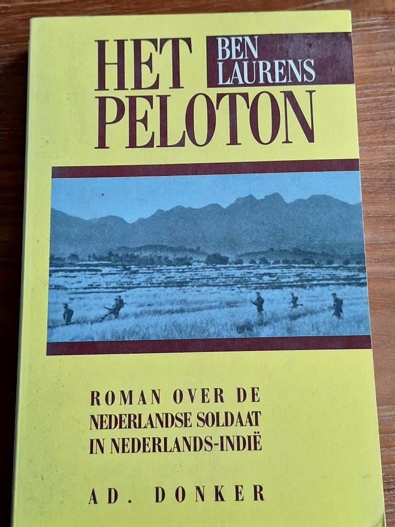 Het peloton Roman Nederlandse soldaat in Nederlands-Indië., Boeken, Oorlog en Militair, Ophalen of Verzenden, Tweede Wereldoorlog
