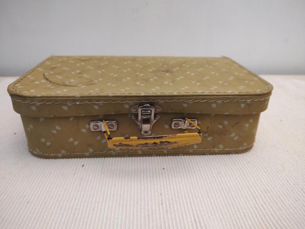 K421 VINTAGE groene jaren 70 kinder koffer geperst karton, Overige materialen, Gebruikt, -, -