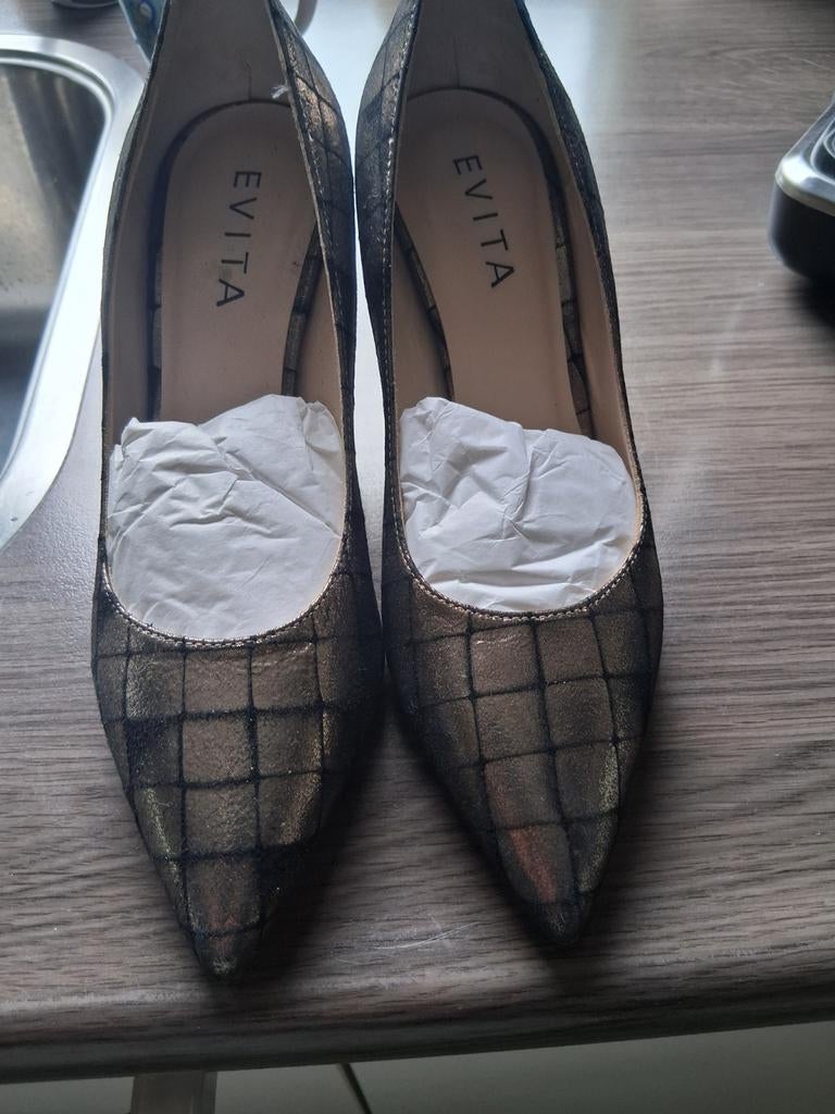 Evita pumps maat 34, Kleding | Dames, Schoenen, Zo goed als nieuw, Pumps, Overige kleuren, Ophalen of Verzenden