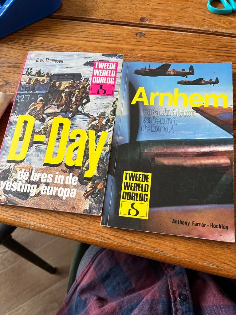 D-Day & Arnhem - Tweede Wereldoorlog boeken, Boeken, Ophalen of Verzenden, Tweede Wereldoorlog, Gelezen, Landmacht