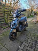 Full Carbon Piaggio Zip BROM 7000km! (Geel kenteken scooter), Fietsen en Brommers, Ophalen, Zo goed als nieuw, Benzine
